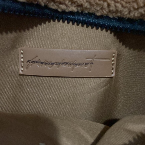 Free People - FP Movement Sherpa Overachiever Sling Bag NWOT - Picture 7 of 8